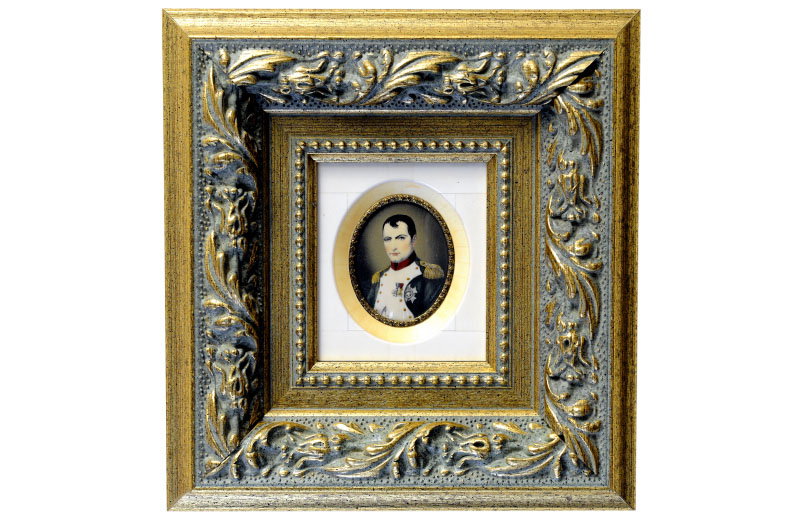 A. DELAVOCHÉ. Miniatura pintada sobre placa oval de marfil. Siglo XIX. A. DELAVOCHÉ. Miniatura pintada sobre placa oval de marfil. Siglo XIX.