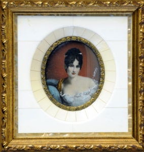A. HEBRUN. MINIATURA PINTADA SOBRE DISCO OVAL DE MARFIL