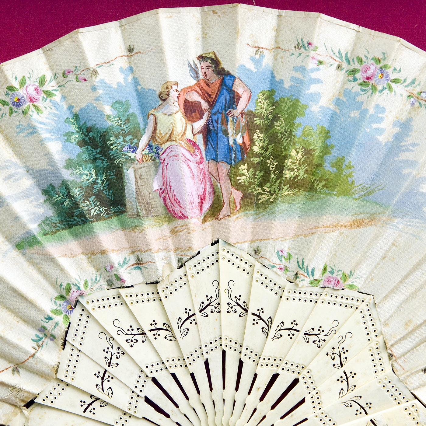 ABANICO ESTILO CHINESCO, SIGLO XIX. ABANICO ESTILO CHINESCO, SIGLO XIX.