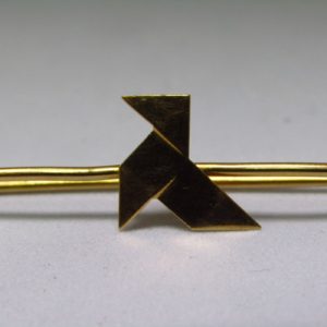 Alfiler de corbata en Oro de 18k con figura de Origami (pajarita). 2,15 gr.