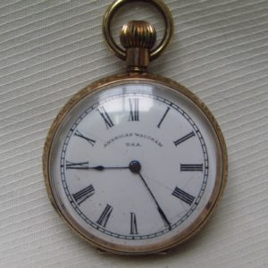 AMERICAN WALTHAM WATCH CO. Reloj de Bolsillo-colgar, lepine y remontoir. USA, ca. 1900.