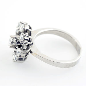 Anillo de Oro con Diamante Natural Central y Orla de ocho Diamantes, talla Brillante, de 1,02 ct. total (F-G/SI2-SI1).