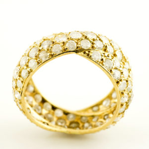 Anillo de Oro de 18k. con 116 Diamantes Naturales Talla Brillante de 3,72 ct. total (K-L/I3). Certificado IGE