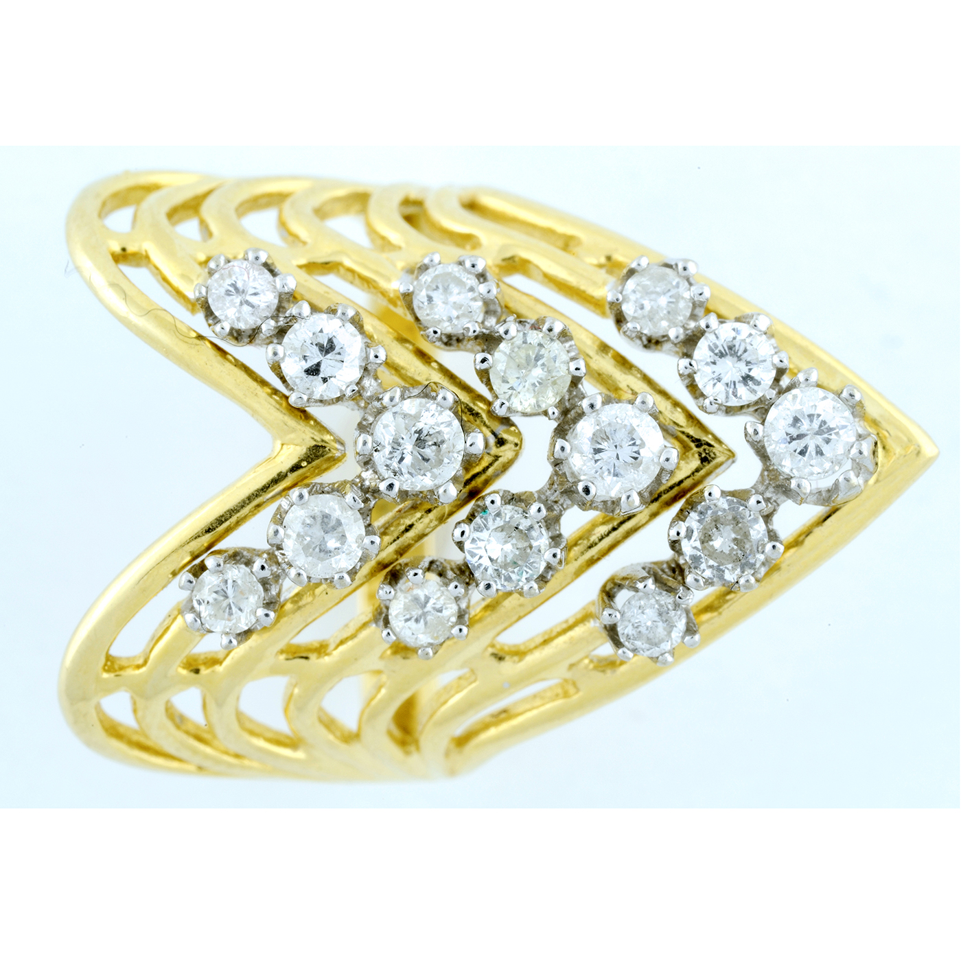 Anillo en Oro Amarillo con 15 Diamantes Naturales talla Brillante de 1,00 ct. total aprox. (G-H-I/SI1-SI2). Anillo en Oro Amarillo con 15 Diamantes Naturales talla Brillante de 1,00 ct. total aprox. (G-H-I/SI1-SI2).