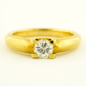 Anillo Solitario en Oro de 18k con Diamante Natural Talla Brillante de 0,55 ct. (I-J/SI2).