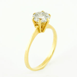 Anillo Solitario en Oro de 18k con Diamante Natural Talla Brillante de 0,98 ct. (I-J/SI2).