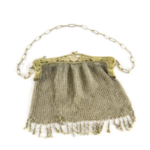 BOLSO DE MALLA EN PLATA