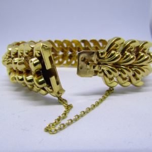 Brazalete Ancho en Oro "Años 60". 18k. 74,20 gr.