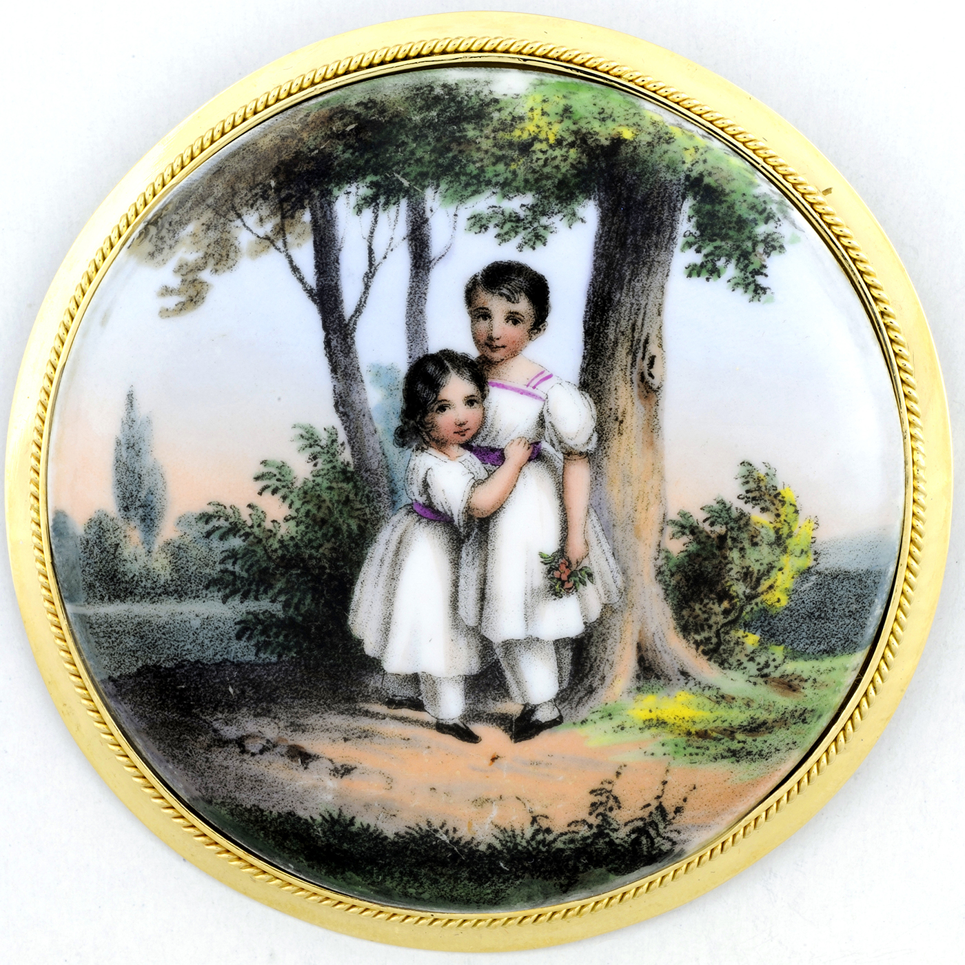 Broche de Gran Tamaño, artesanal, de porcelana francesa y oro de 18k. (siglo XIX)