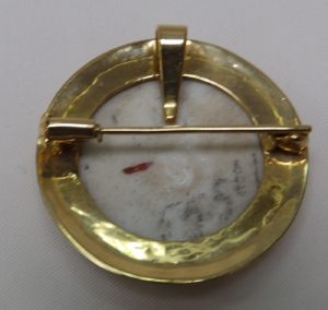 Broche de porcelana francesa, representando a Napoleón. Oro 18k.