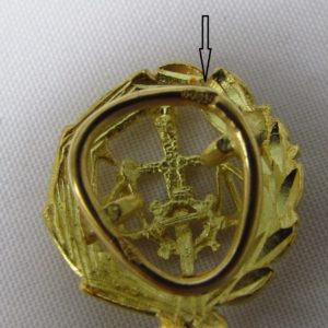Broche de Solapa en Oro 18k, con Escudo Graduados Sociales. 2,80 gr.