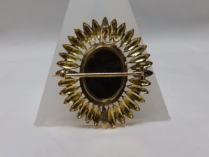 Camafeo para Broche o Colgante, en Oro de 18k, tallado en Concha.