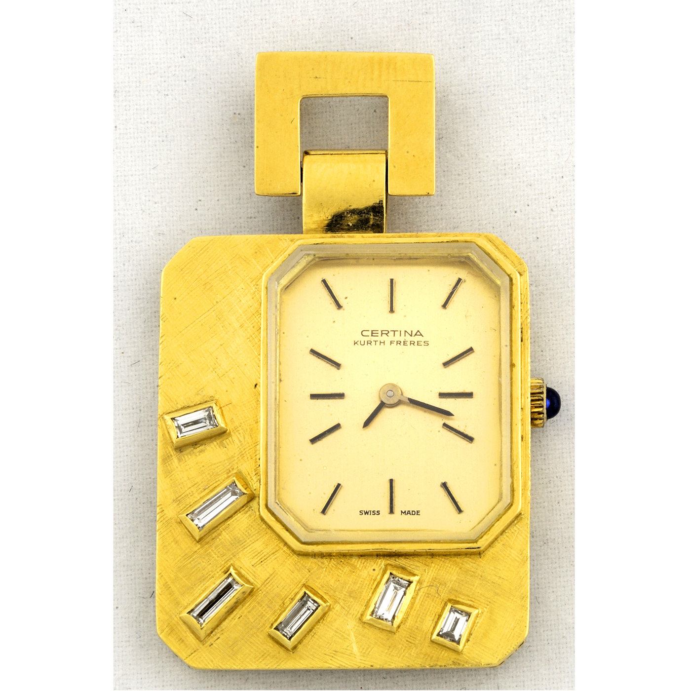 Certina. Kurth Fréres. reloj de colgar para mujer en oro y diamantes. Ca. 1960