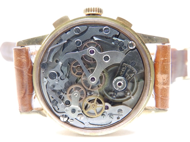 Chronographe Suisse. Reloj Cronógrafo de pulsera para hombre. Ca. 1940.