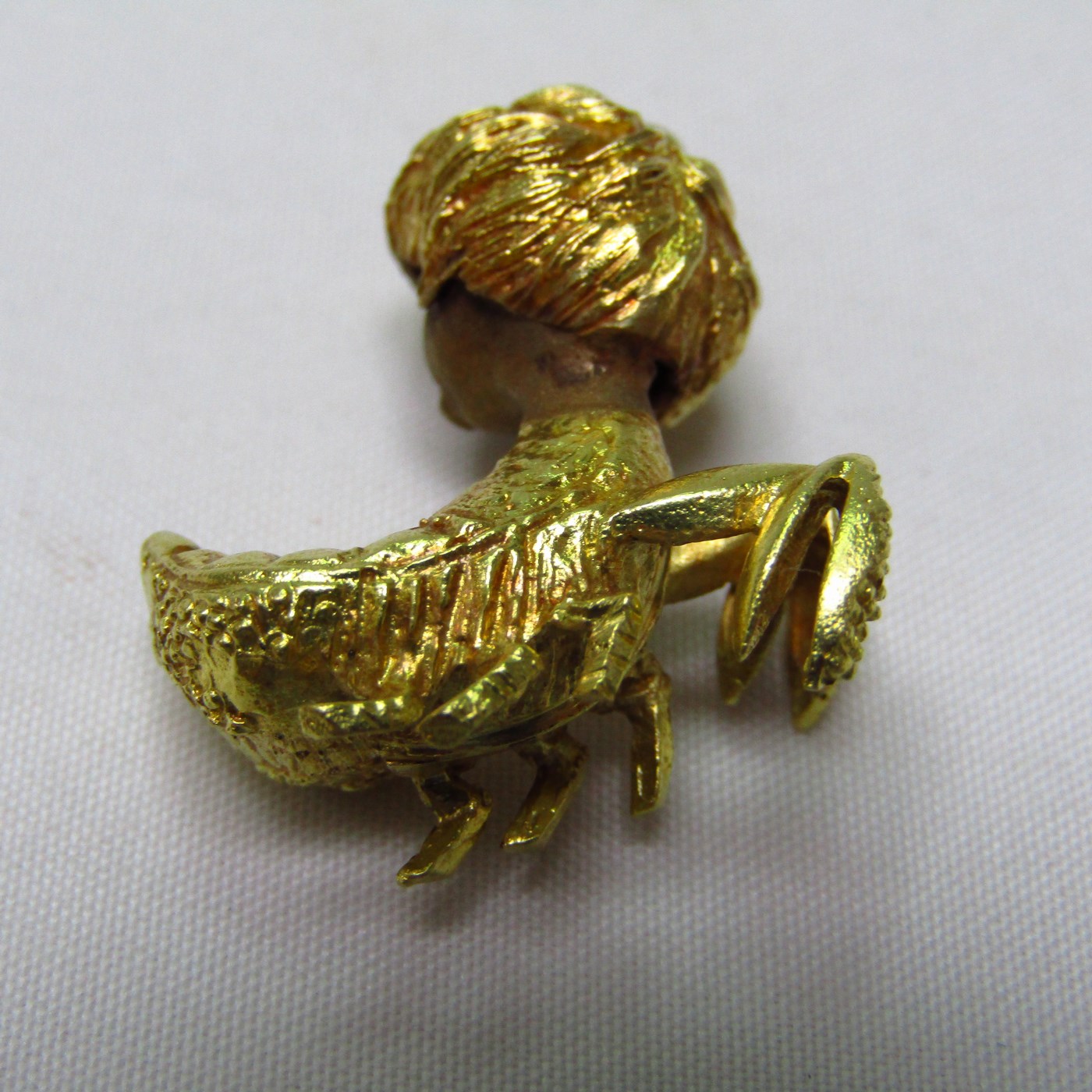 Colgante en Oro Bicolor de 18k. Representa signo del Zodiaco, Cáncer. Colgante en Oro Bicolor de 18k. Representa signo del Zodiaco, Cáncer.