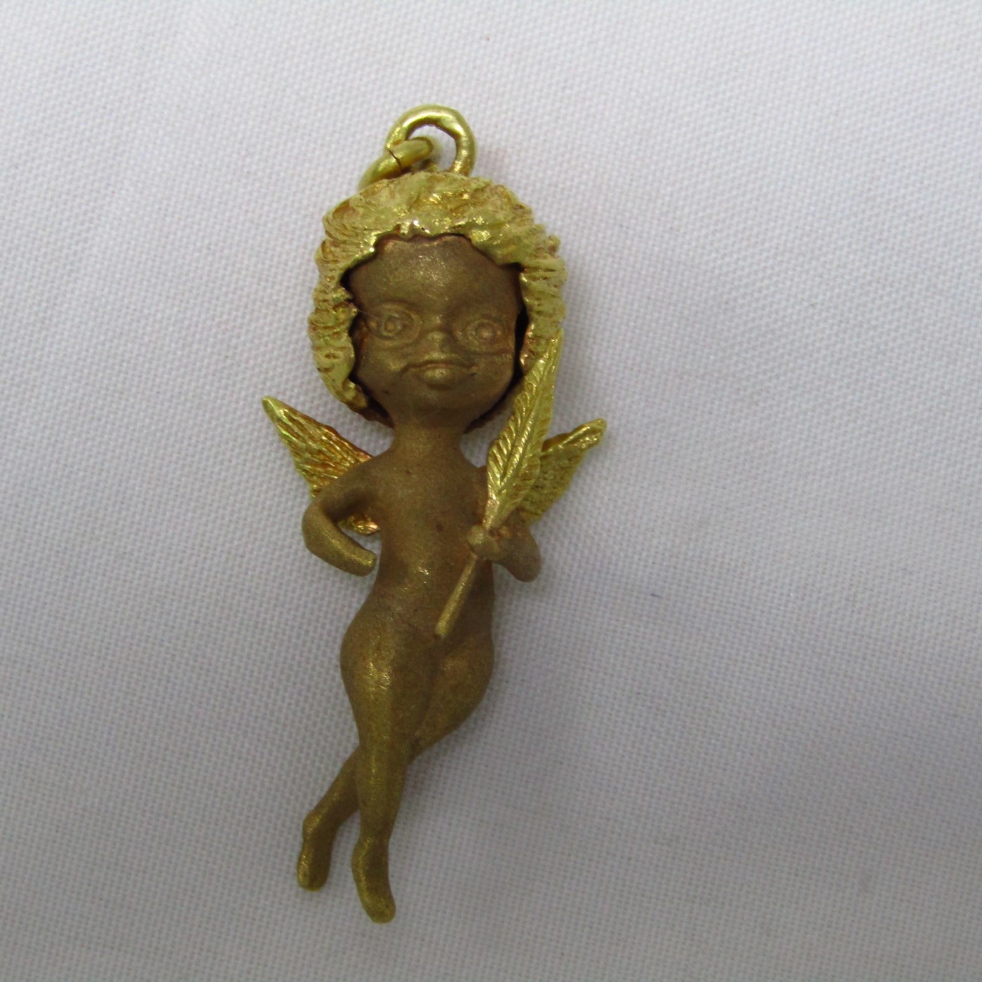 Colgante en Oro Bicolor de 18k. Representa signo del Zodiaco, Virgo. Colgante en Oro Bicolor de 18k. Representa signo del Zodiaco, Virgo.