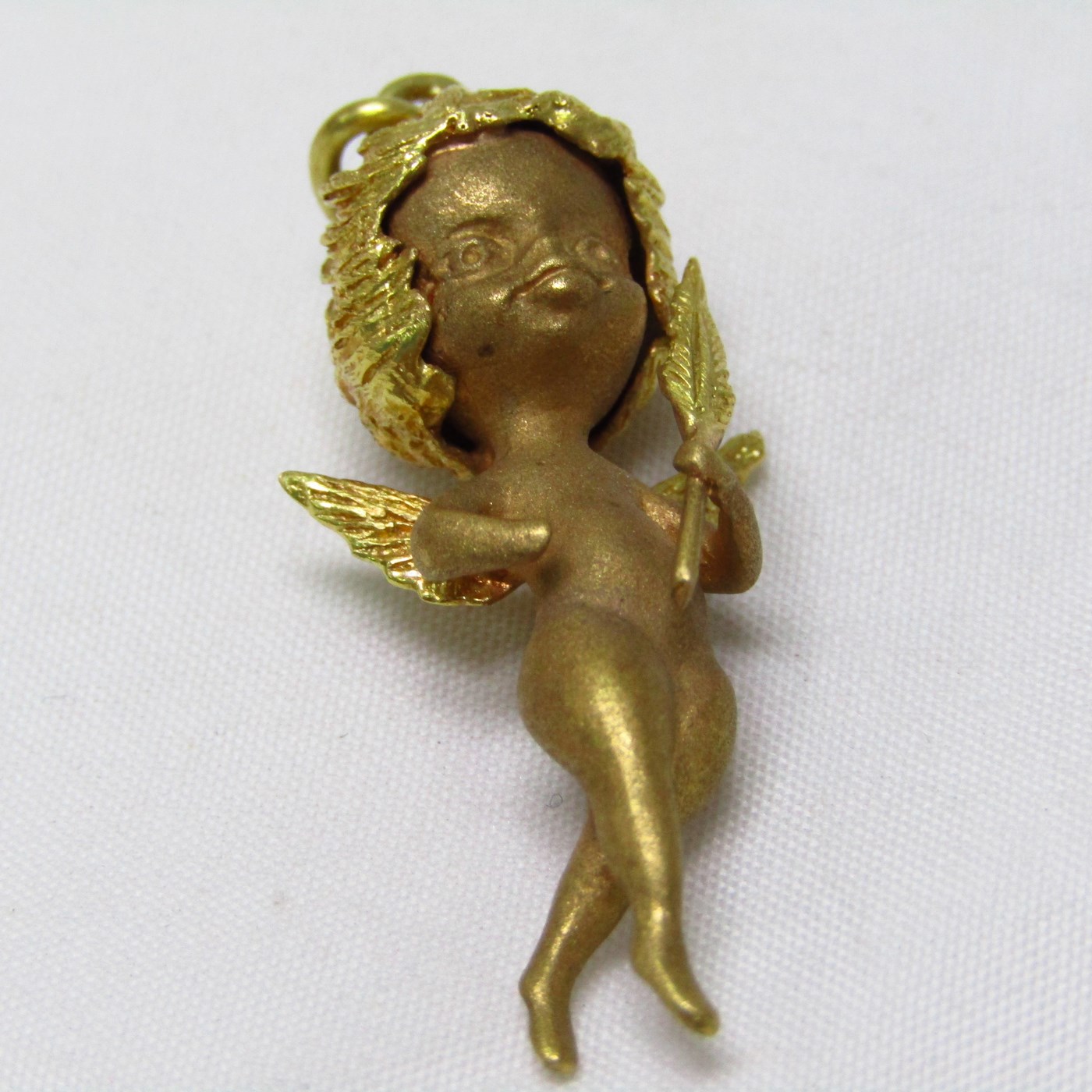 Colgante en Oro Bicolor de 18k. Representa signo del Zodiaco, Virgo. Colgante en Oro Bicolor de 18k. Representa signo del Zodiaco, Virgo.