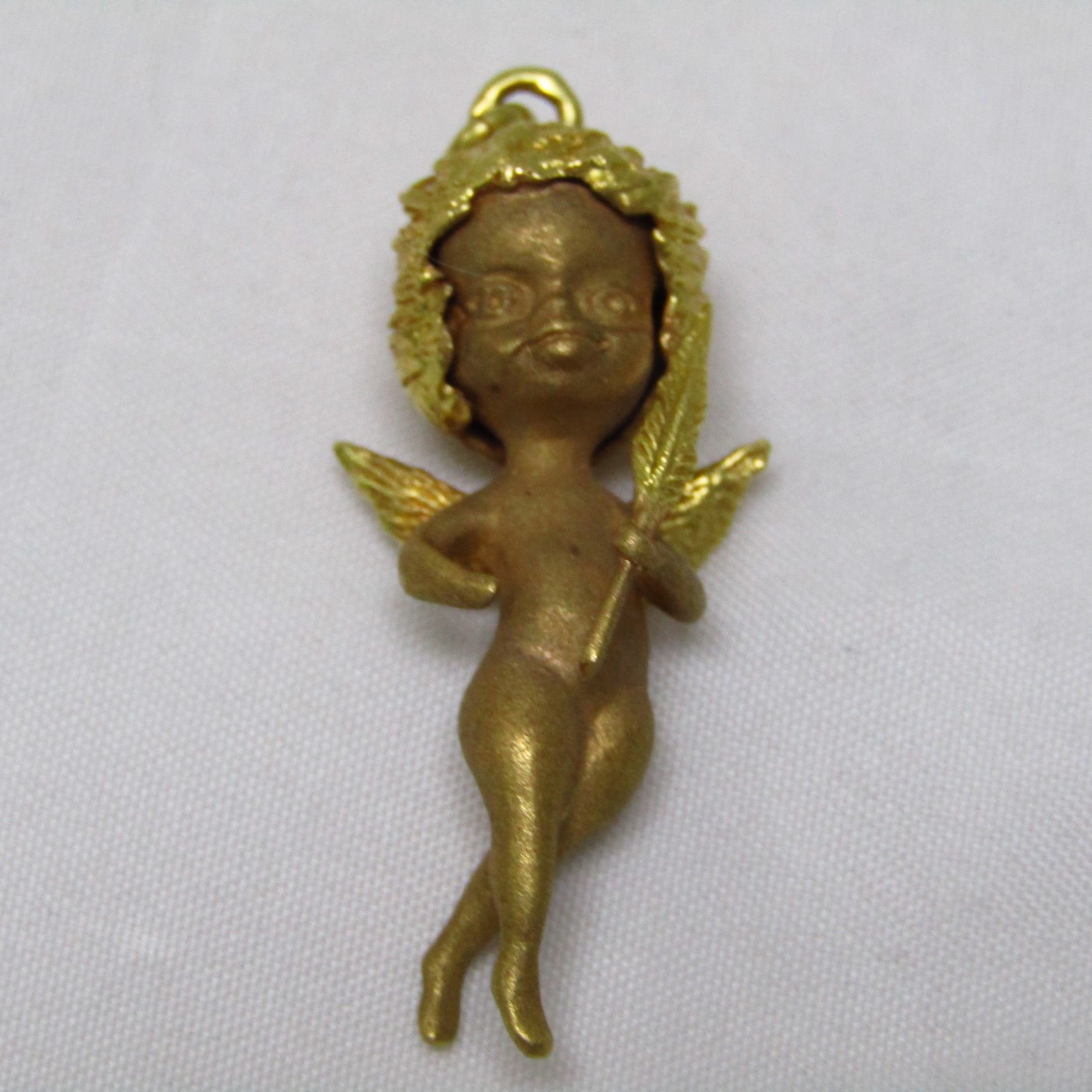 Colgante en Oro Bicolor de 18k. Representa signo del Zodiaco, Virgo. Colgante en Oro Bicolor de 18k. Representa signo del Zodiaco, Virgo.