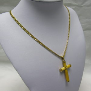 Collar Barbado en Oro de 18k con Cruz Latina en Oro y Marfil.