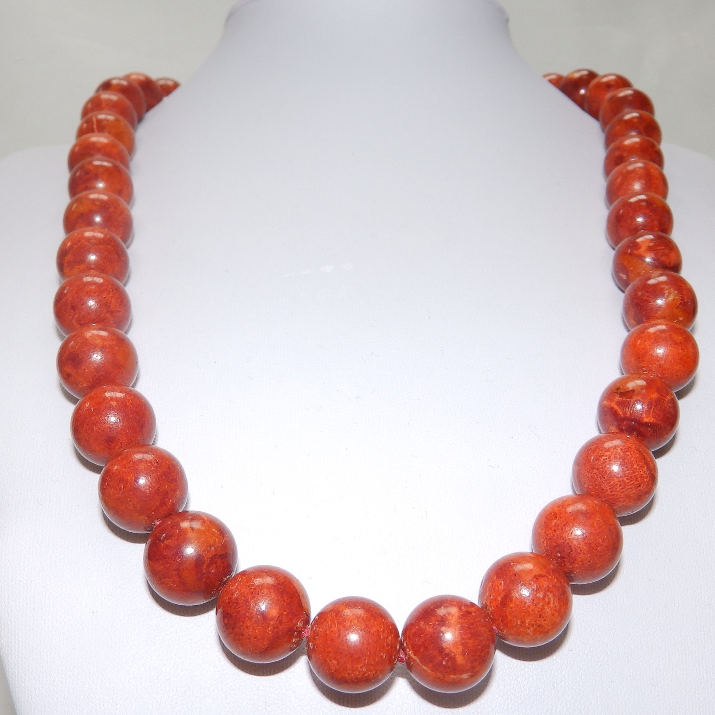 Collar de Antiguo Coral Mediterráneo. 59 cm. ~ Collar de Antiguo Coral Mediterráneo. 59 cm. ~