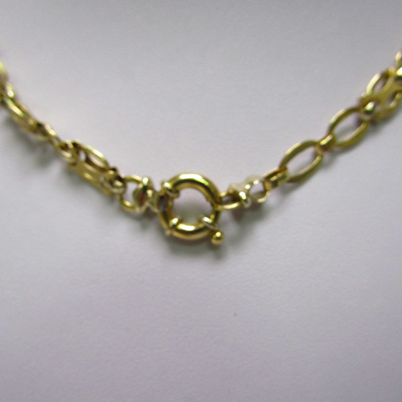 Collar de Oro Bicolor de 18k. Eslabones en Oro Brillo y Matizado, de diseño. Collar de Oro Bicolor de 18k. Eslabones en Oro Brillo y Matizado, de diseño.