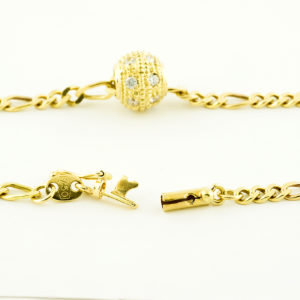 Collar de Oro tipo Cartier, y Colgante en Oro con 14 circonitas.