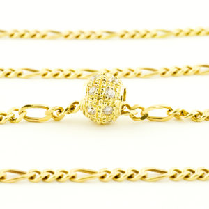 Collar de Oro tipo Cartier, y Colgante en Oro con 14 circonitas.