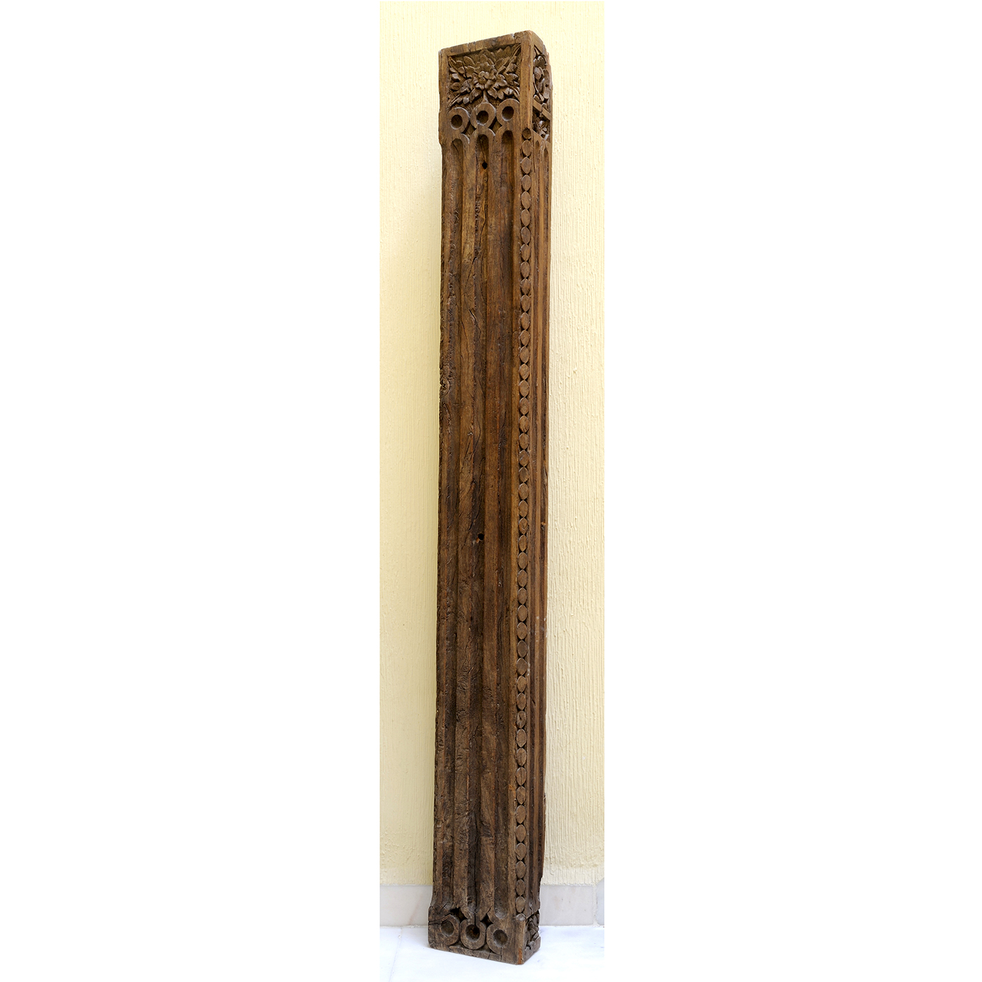 COLUMNAS DE MADERA CON CAPITEL COLUMNAS DE MADERA CON CAPITEL