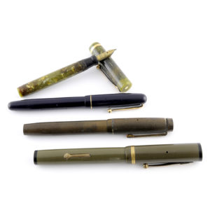 Conjunto de 4 plumas estilográficas antiguas. Marcas: REDIPEN, SWAN, SALZ (USA) y SHAEFFER (USA)