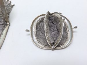 Conjunto de Bolso y Monedero Artesanal, en Plata del Ley. Siglo XIX.