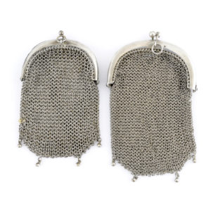CONJUNTO DE BOLSOS EN PLATA ANTIGUA