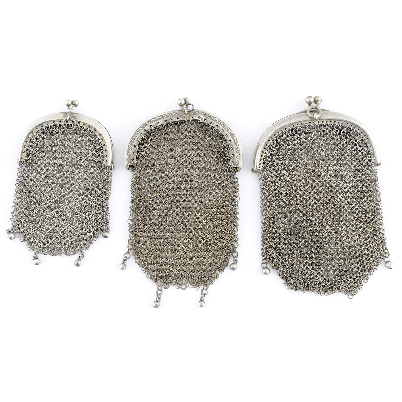 SET OF BAGS IN ANTIQUE SILVER