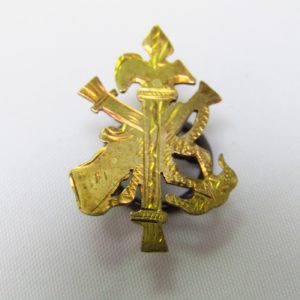 Conjunto de Sortija y Escudo de Solapa con emblemas de la Legión Española.Oro de 18k. 10,75 gr.