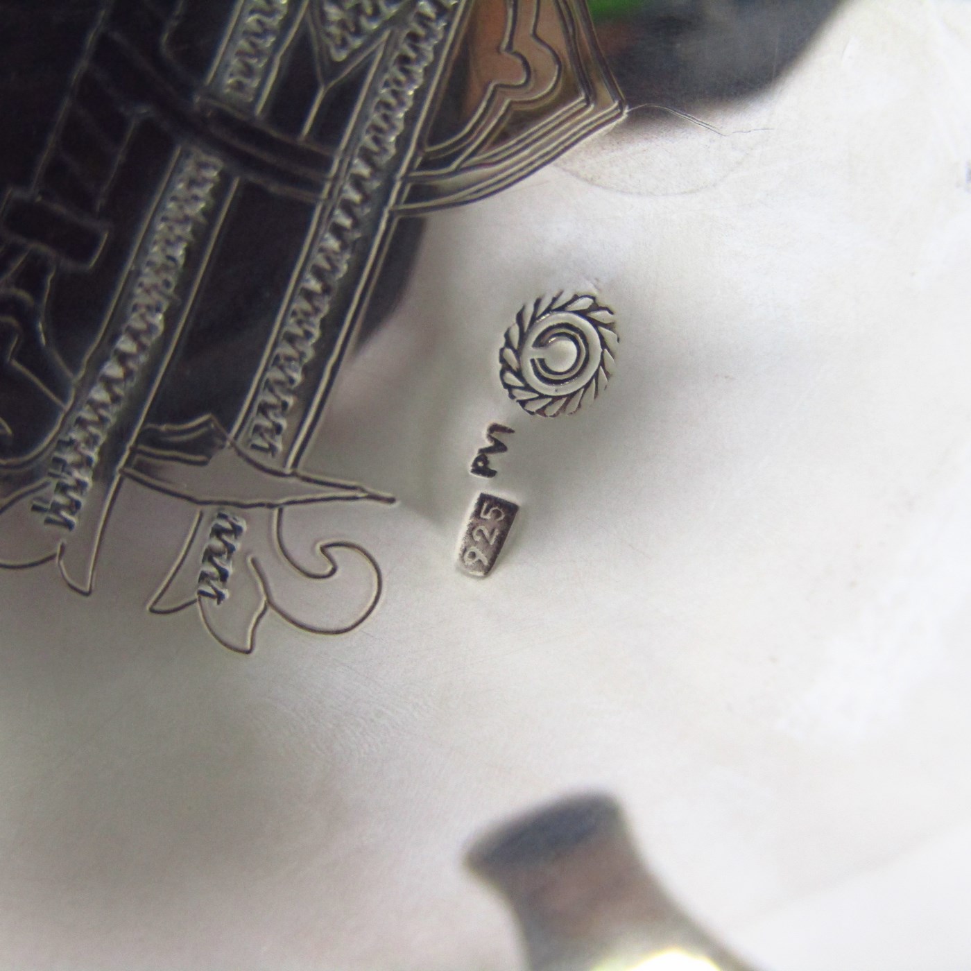 CORTABARRÍA Y CÍA. Juego de Café y Té en plata de Ley. España, siglo XX. CORTABARRÍA Y CÍA. Juego de Café y Té en plata de Ley. España, siglo XX.