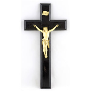 CRUCIFICADO EN MARFIL.