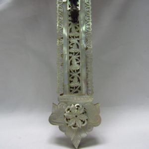 Cruz de Jerusalén en madera y Nácar con crucificado en bronce. Siglo XIX.
