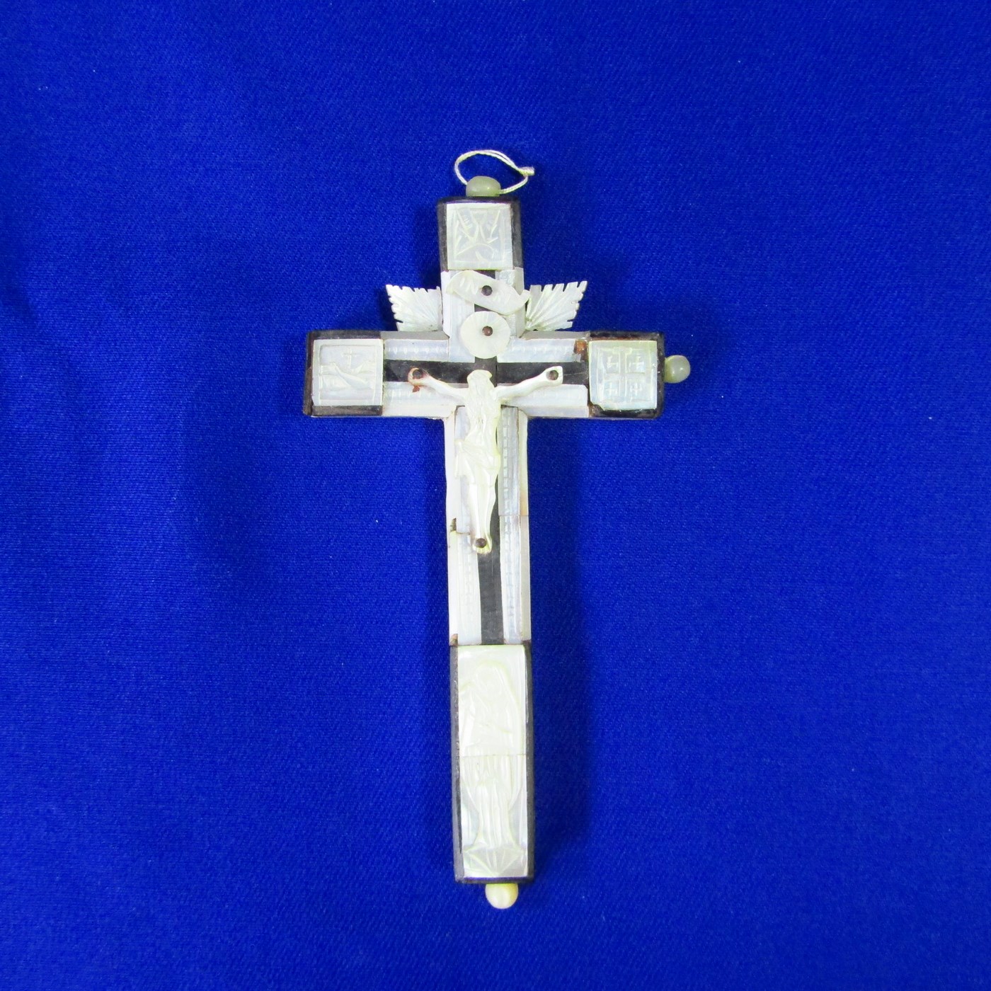 Cruz de Jerusalén en madera y Nácar. Siglo XIX.