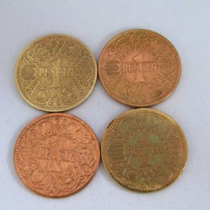 Cuatro monedas de una peseta.COBRE. Año 1944. FRANCO. COBRE.MBC.