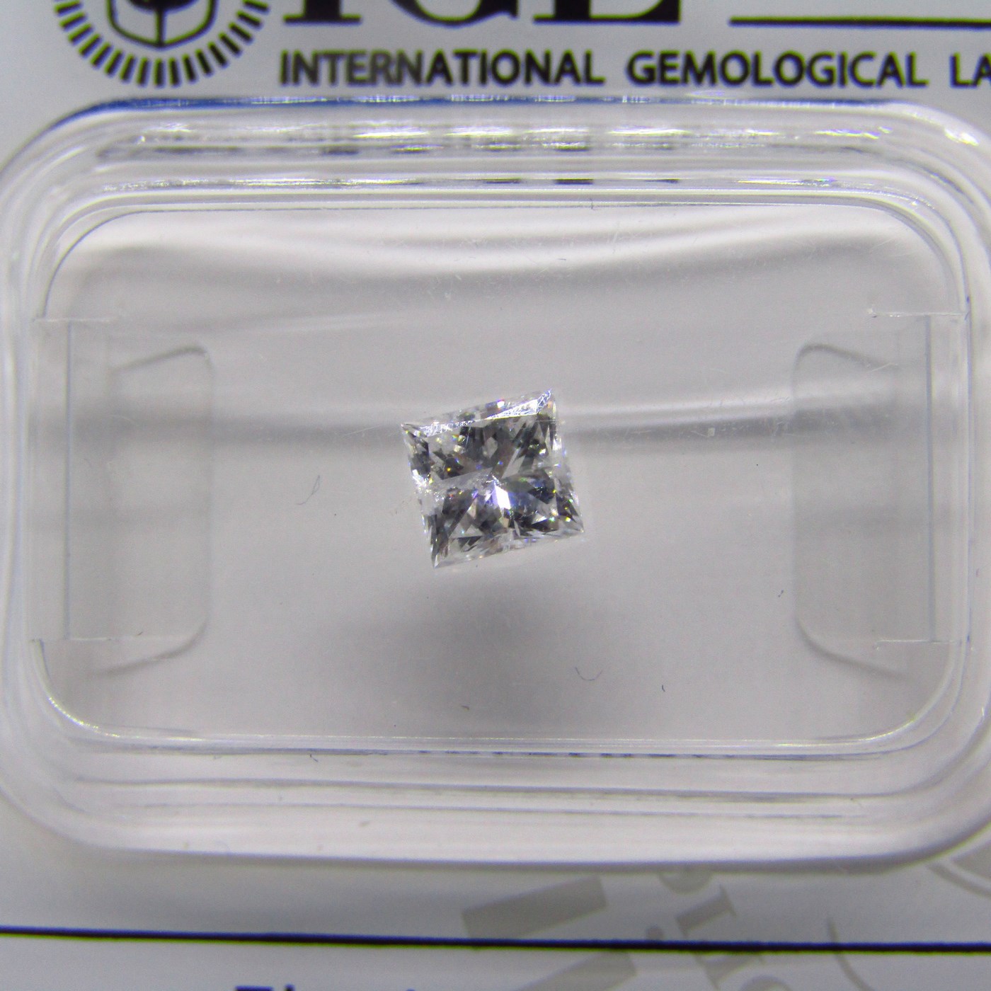 Evaluación Magistrado hermosa Diamante Natural talla Princesa de 0,45 ct. Color, D. Pureza, SI2.  Certificado IGL Subastas Fígaro
