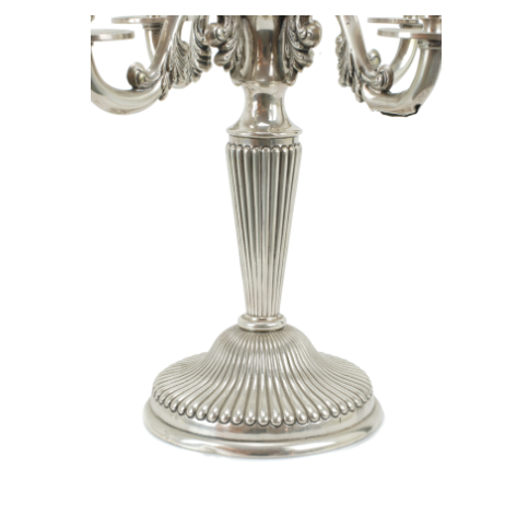 DIONISIO GARCÍA - JOSÉ AMOR. Pareja de candelabros de cinco luces en Plata. España, 20th DIONISIO GARCÍA - JOSÉ AMOR. Pareja de candelabros de cinco luces en Plata. España, 20th