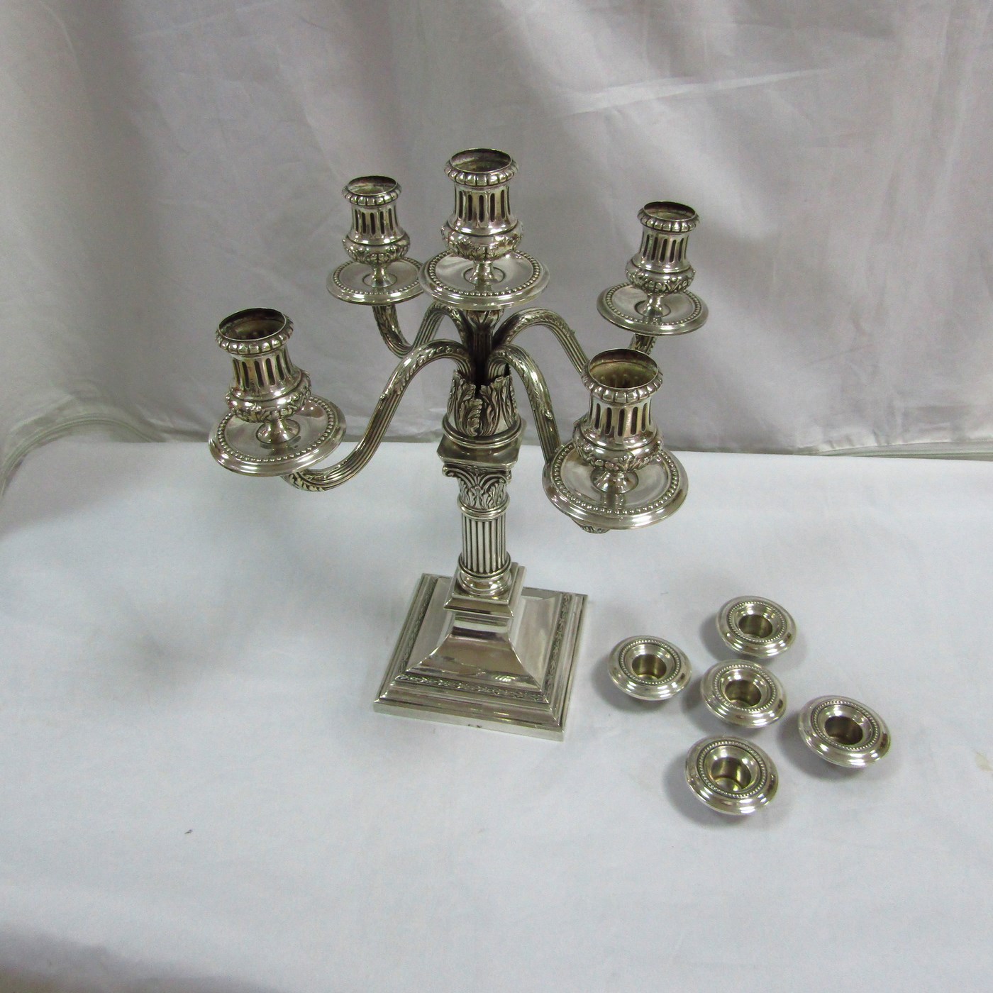 DIONISIO GARCIA. Pareja de Candelabros de Cinco Luces, estilo Imperio. España, siglo XX. DIONISIO GARCIA. Pareja de Candelabros de Cinco Luces, estilo Imperio. España, siglo XX.