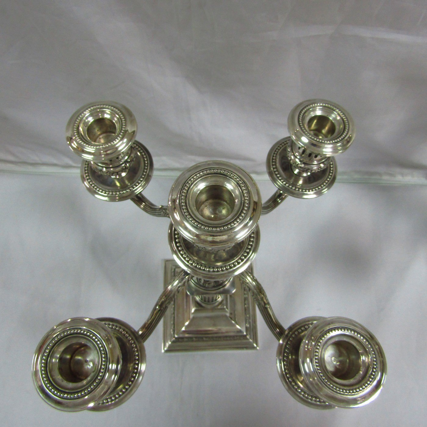 DIONISIO GARCIA. Pareja de Candelabros de Cinco Luces, estilo Imperio. España, siglo XX. DIONISIO GARCIA. Pareja de Candelabros de Cinco Luces, estilo Imperio. España, siglo XX.