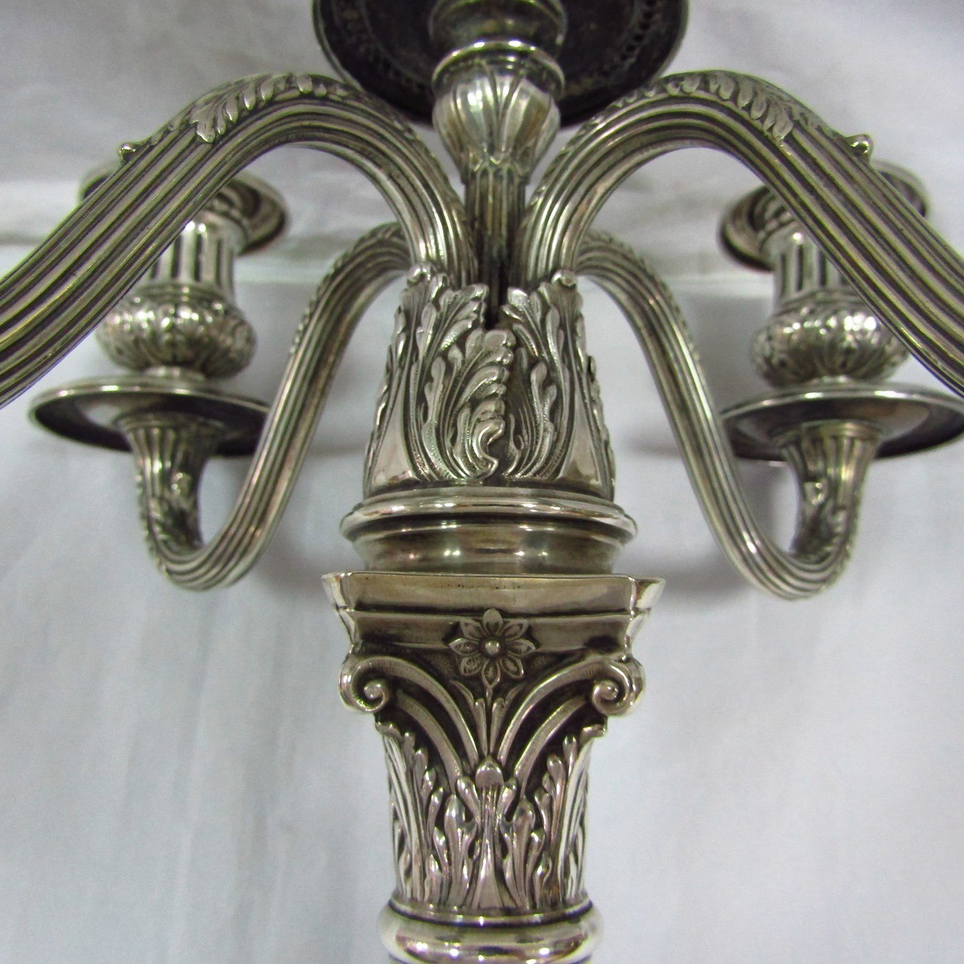 DIONISIO GARCIA. Pareja de Candelabros de Cinco Luces, estilo Imperio. España, siglo XX. DIONISIO GARCIA. Pareja de Candelabros de Cinco Luces, estilo Imperio. España, siglo XX.