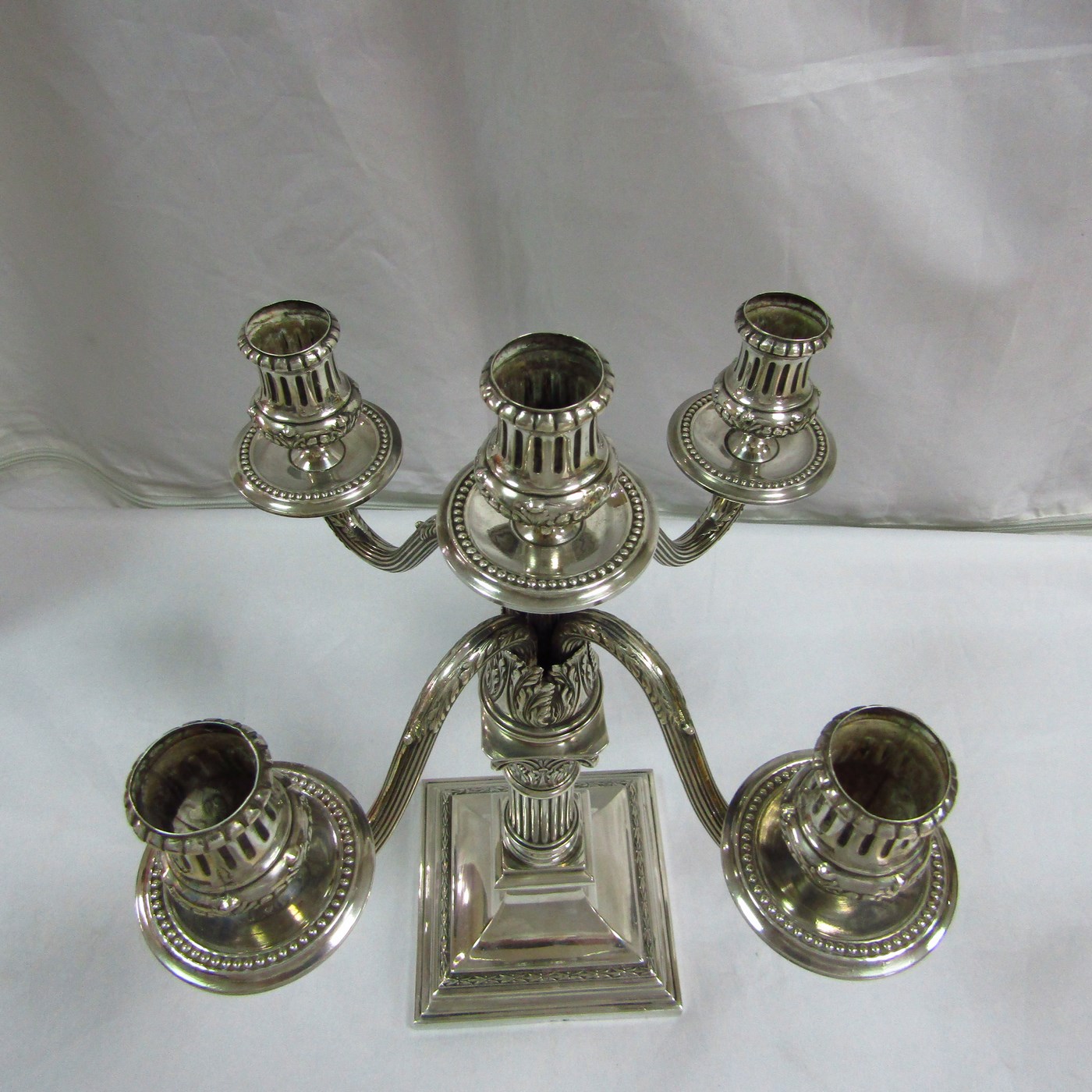 DIONISIO GARCIA. Pareja de Candelabros de Cinco Luces, estilo Imperio. España, siglo XX. DIONISIO GARCIA. Pareja de Candelabros de Cinco Luces, estilo Imperio. España, siglo XX.