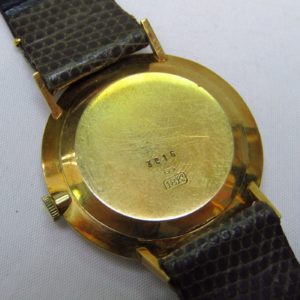 DUCADO SWISS. Reloj de pulsera para caballero. Ca. 1980