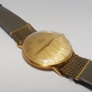 DUCADO SWISS. Reloj de pulsera para caballero. Ca. 1980