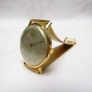 Duward Diplomatic. Reloj pulsera para caballero. Ca. 1970.