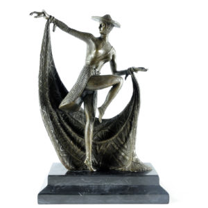 ESCULTURA DE BRONCE DE BAILARINA CON FALDA Y CAPA ART DECÓ.