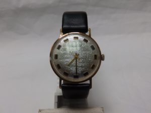 EXCELENT. Reloj de pulsera para hombre. Circa, 1970.