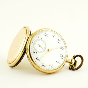 Fabricación Suiza. Reloj de Bolsillo para caballero, lepine y remontoir. Ca. 1880.
